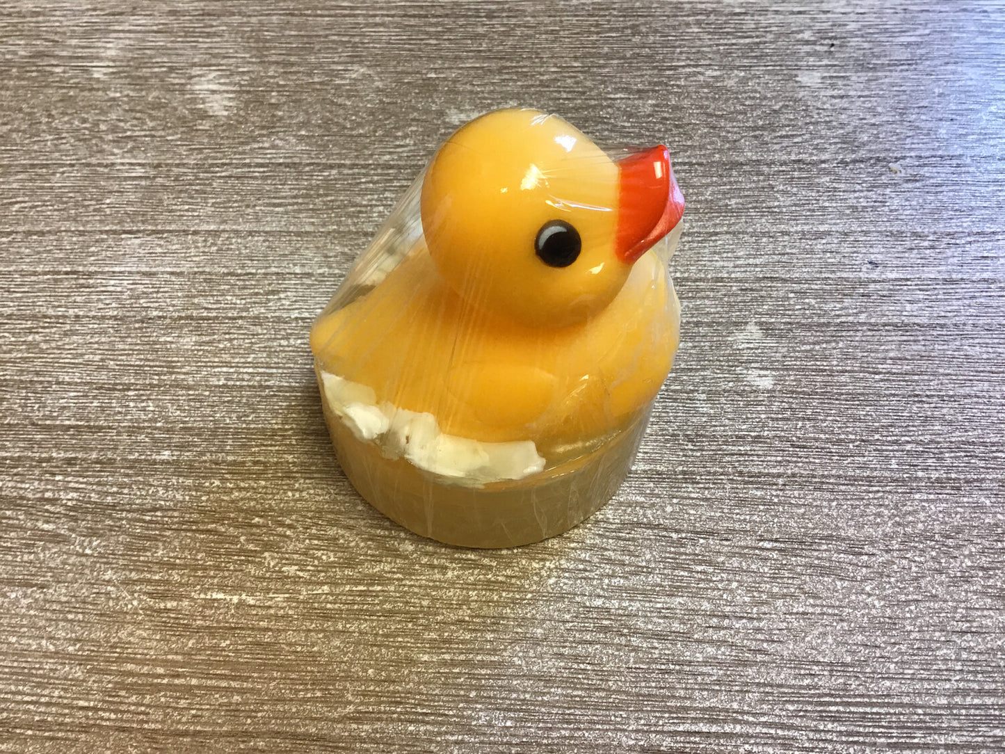 RUBBER DUCK  SOAP W/TOY